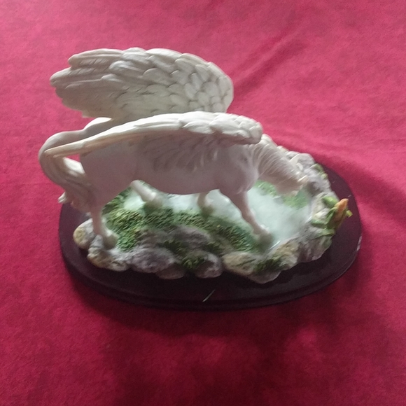 Collectables 2 Angel flaying horses by Ruby's collection 🍀 - Picture 4 of 12